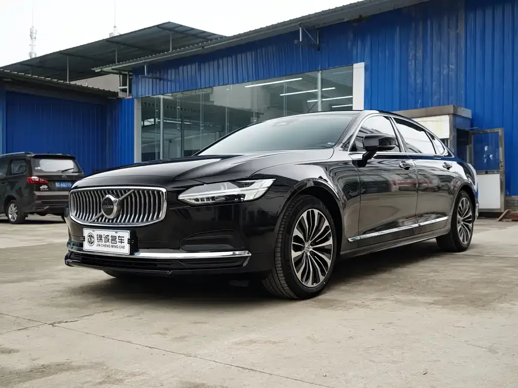 Volvo S90 — фото 1