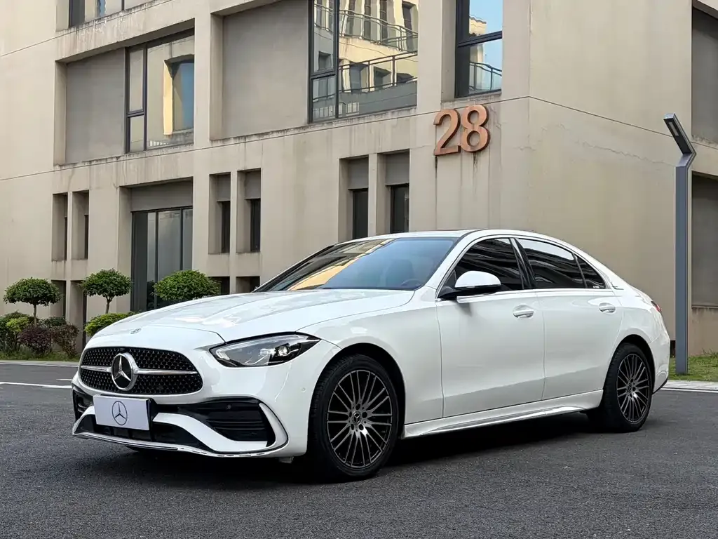 Mercedes-Benz C-Class — фото 1