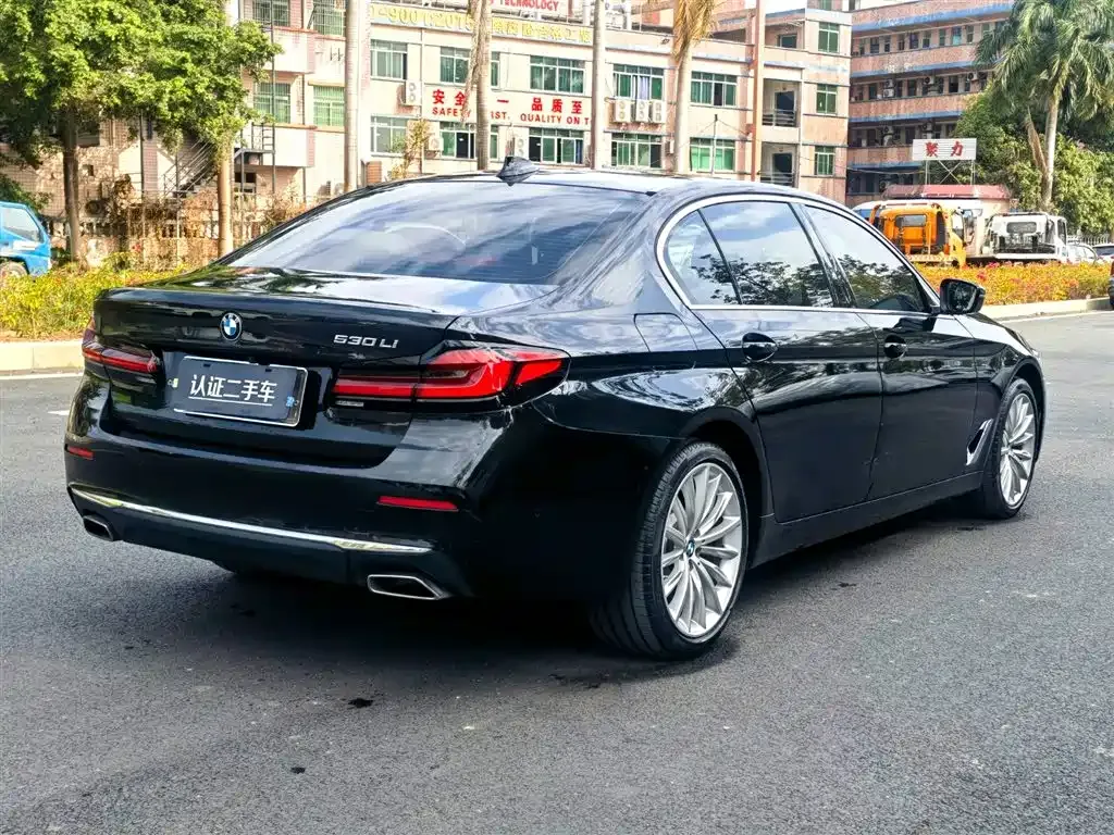 BMW 5 Series — фото 10