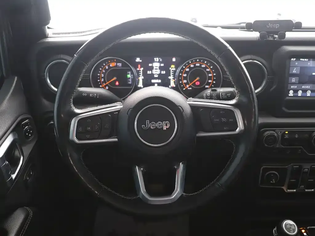 Jeep Wrangler — фото 4