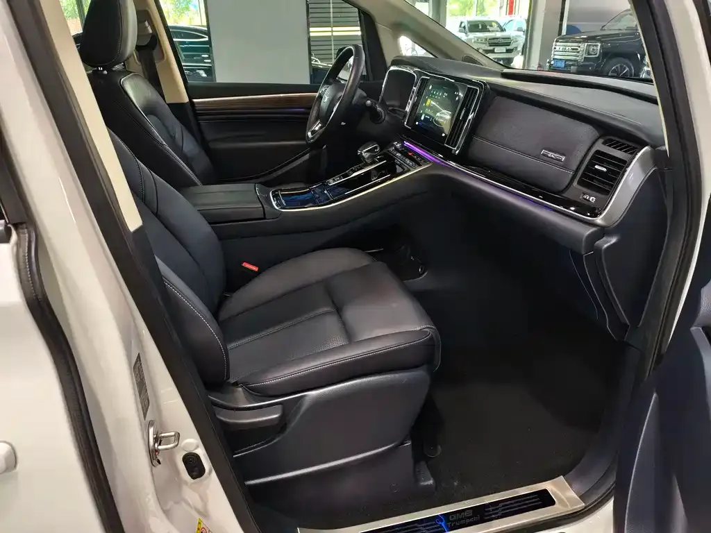 GAC Motor Trumpchi M8 — фото 8