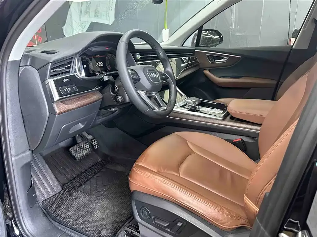 Audi Q7 2021 из CN, фото 3