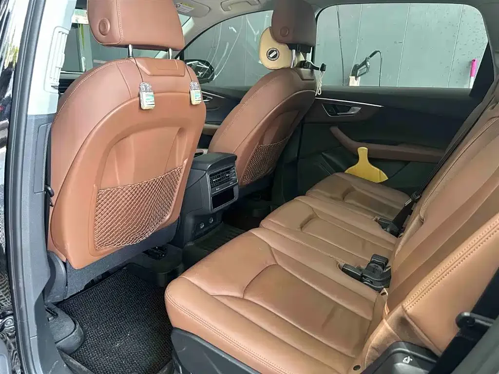 Audi Q7 2021 из CN, фото 2