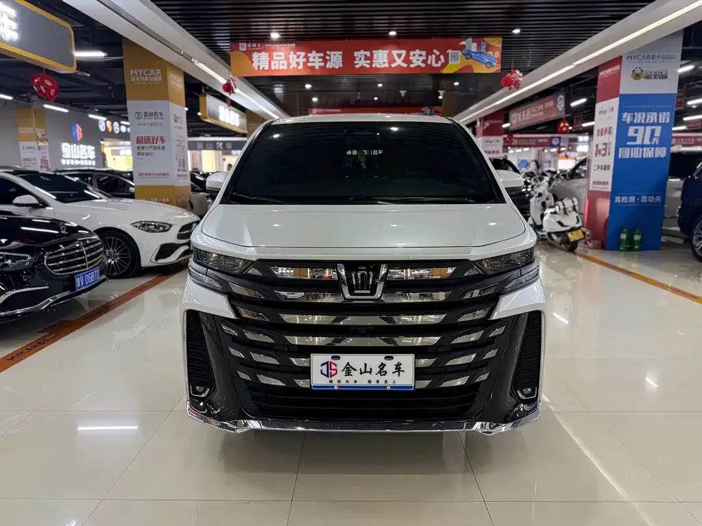 Toyota Vellfire — фото 8
