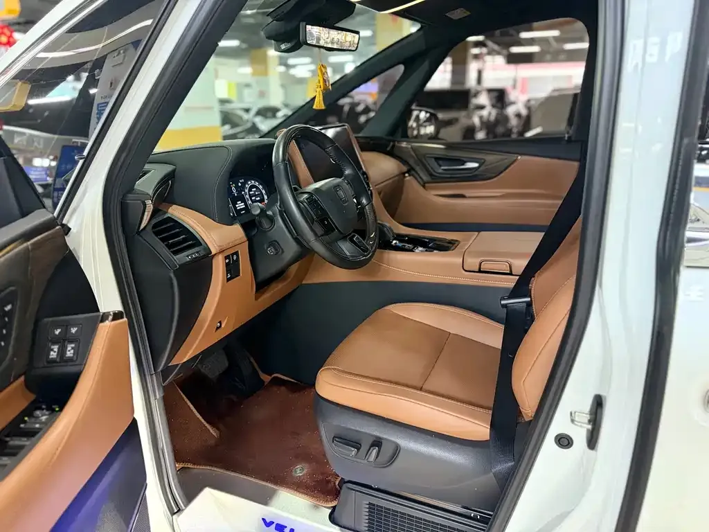 Toyota Vellfire — фото 2