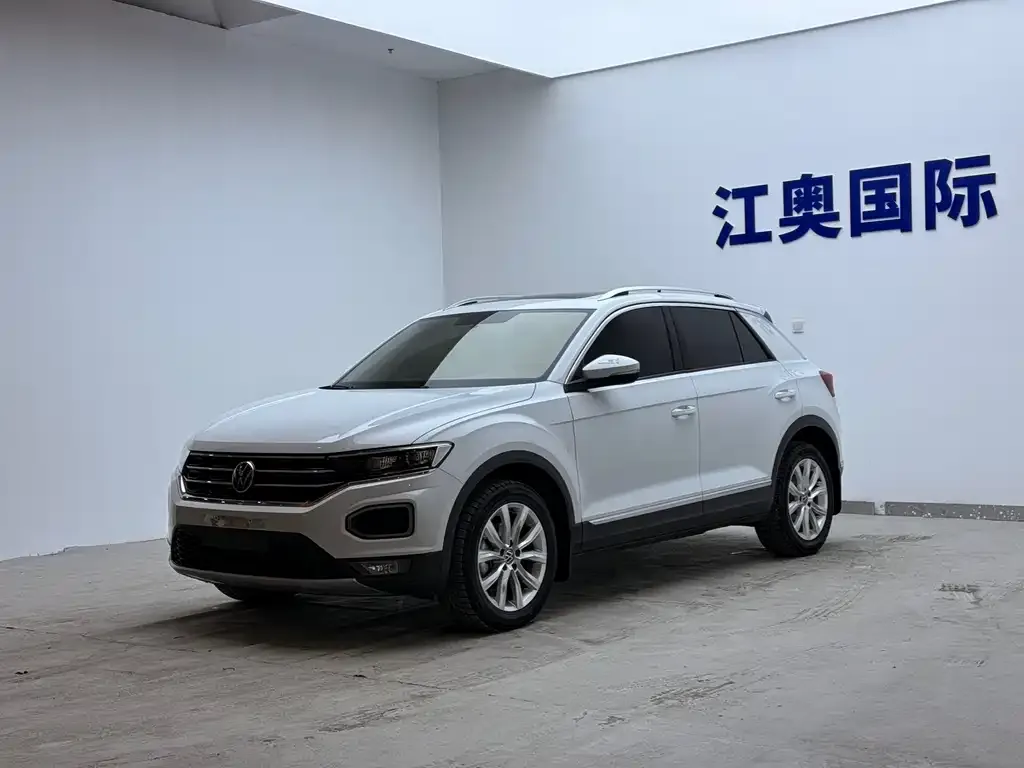 Volkswagen T-Roc — фото 1