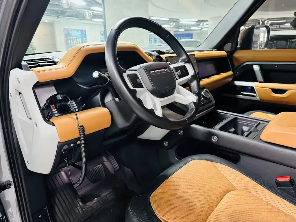 Land Rover Defender 2023 из CN, фото 2