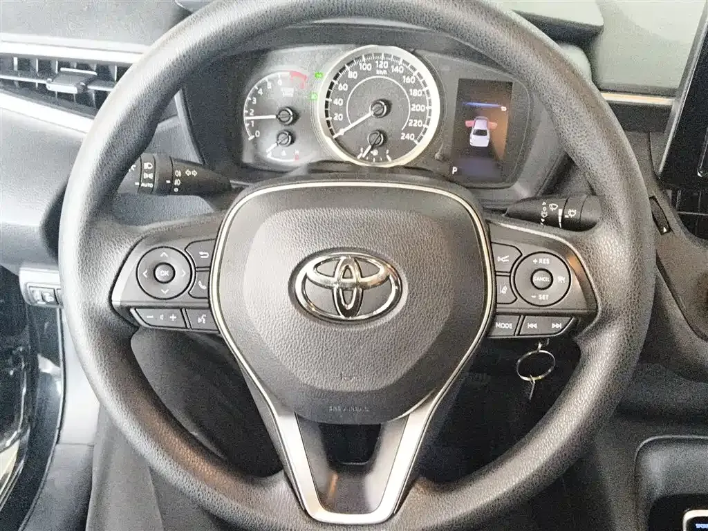 Toyota Corolla — фото 4
