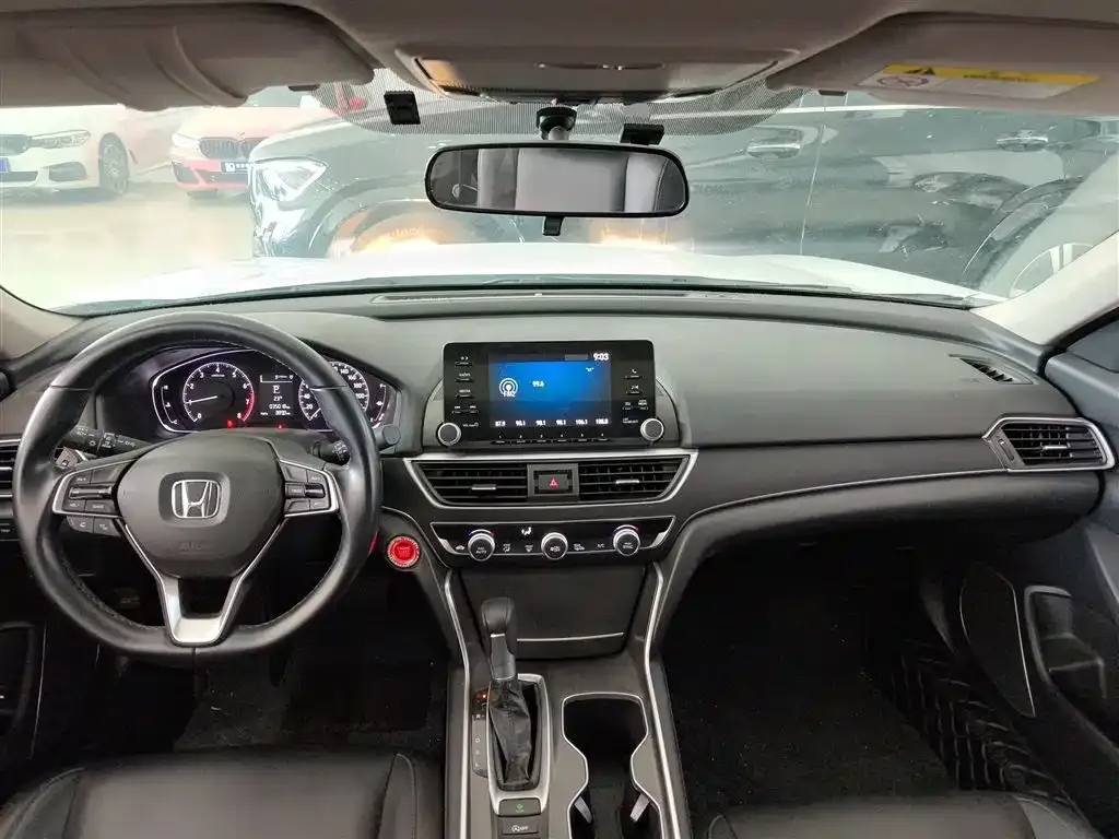 Honda Accord — фото 3