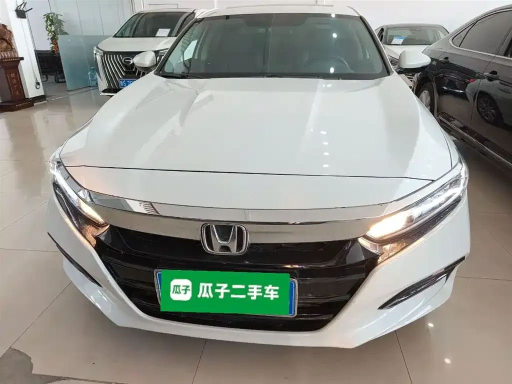 Honda Accord — фото 8
