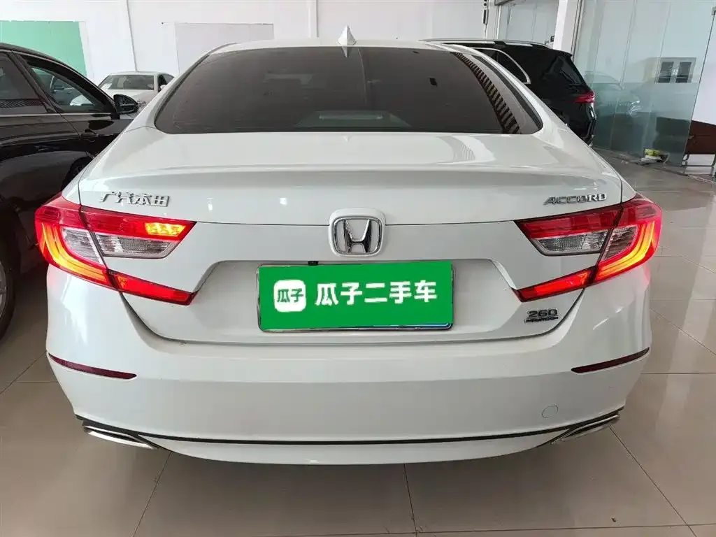 Honda Accord — фото 10