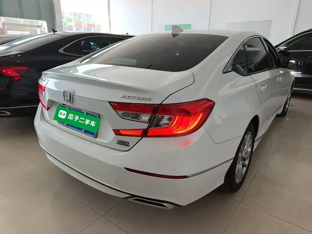 Honda Accord — фото 6