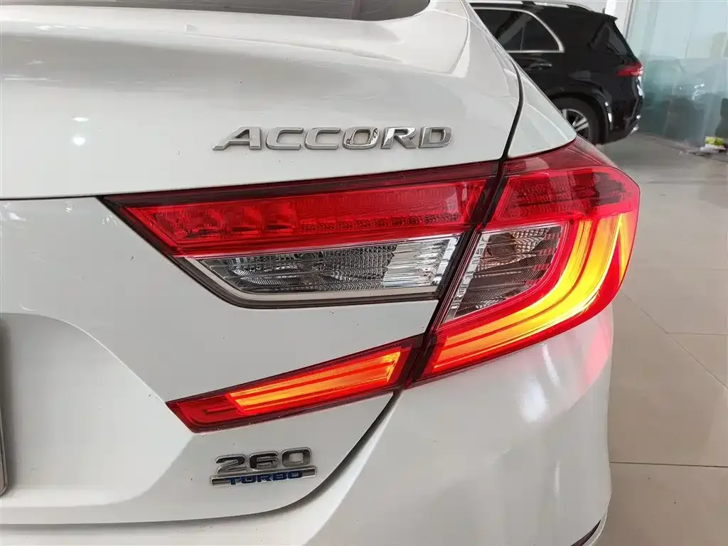 Honda Accord — фото 4