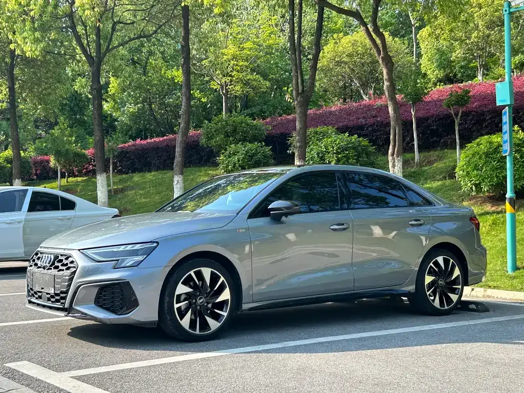 Audi A3 — фото 1
