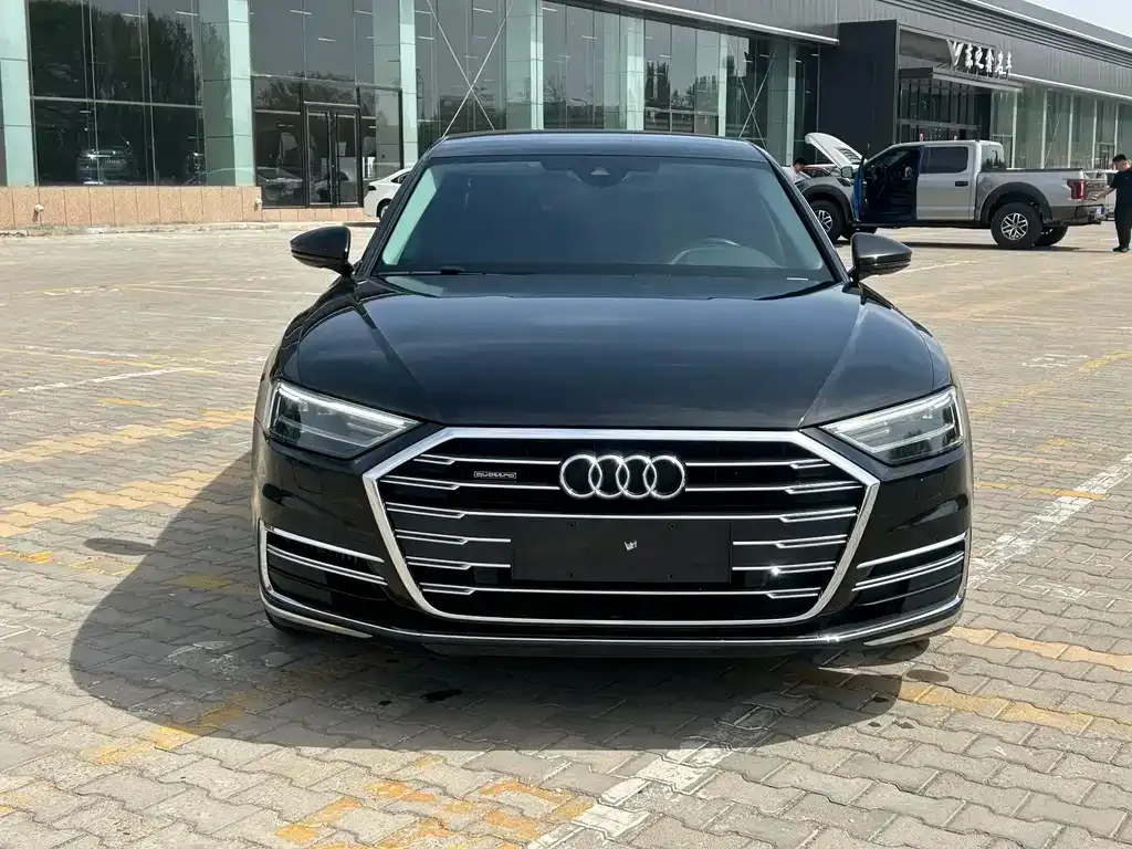 Audi A8 — фото 4