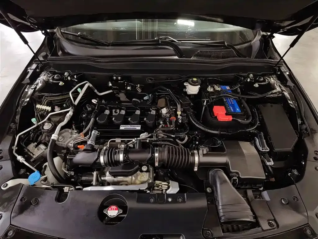 Honda Accord — фото 10