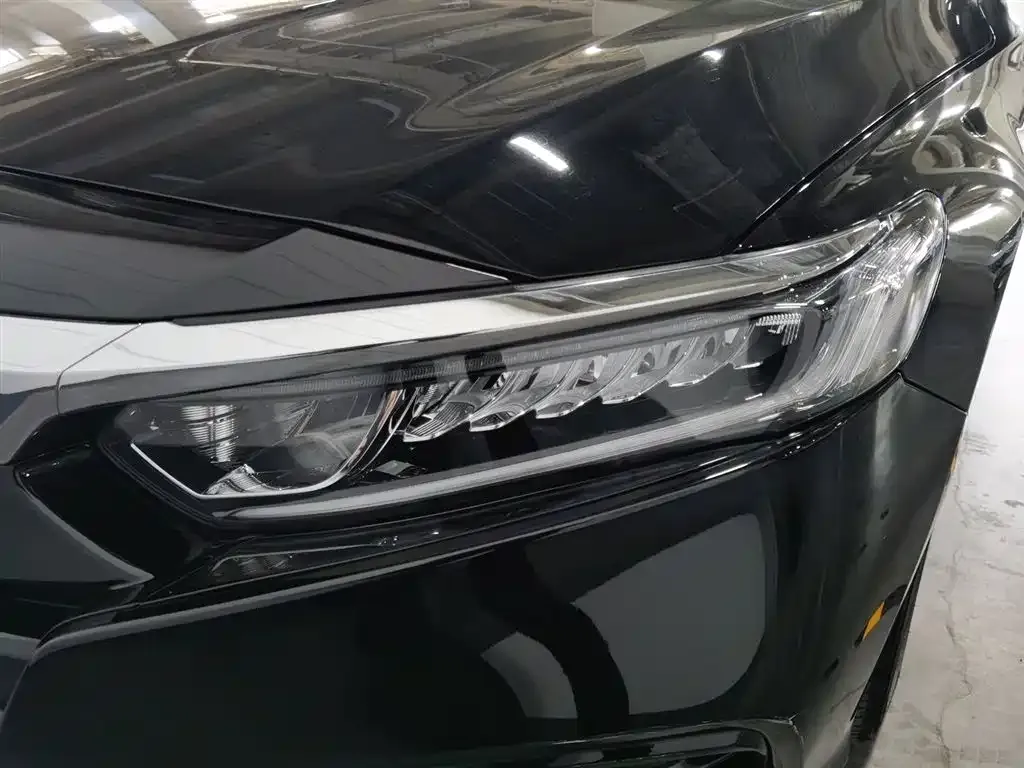 Honda Accord — фото 8