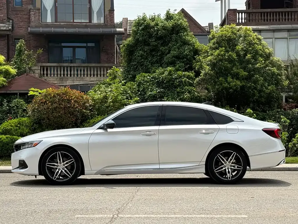 Honda Accord — фото 6