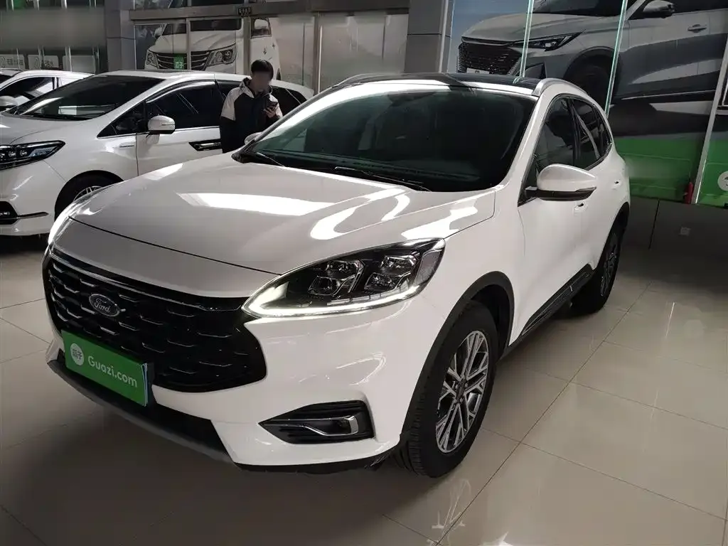 Ford Escape 2023 из CN, фото 4