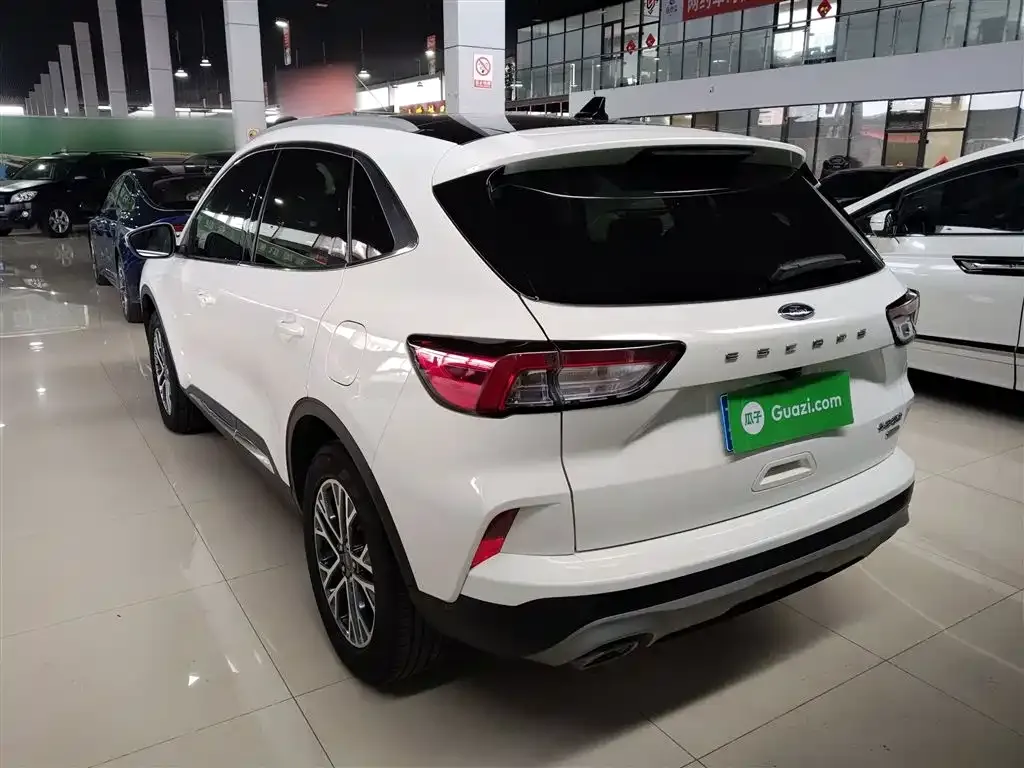 Ford Escape 2023 из CN, фото 3