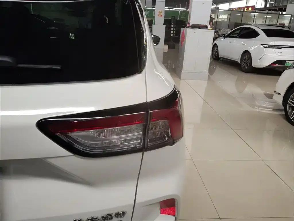 Ford Escape 2023 из CN, фото 10