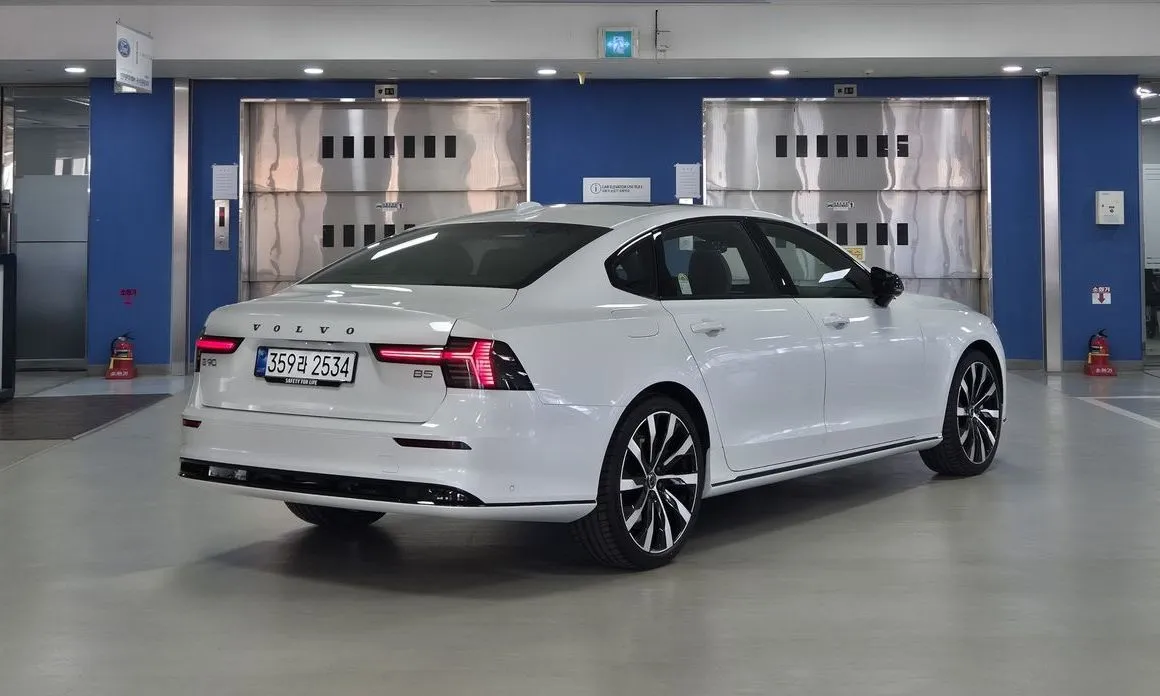 Volvo S90 2026 из KR, фото 4