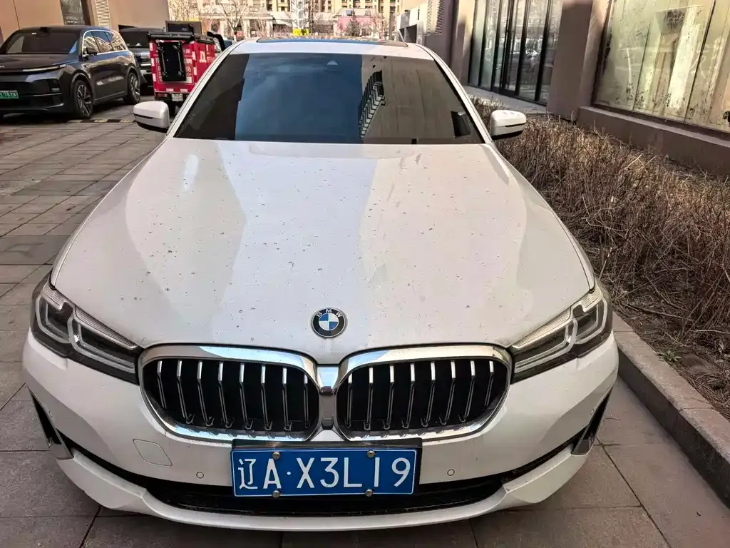 BMW 5 Series — фото 1