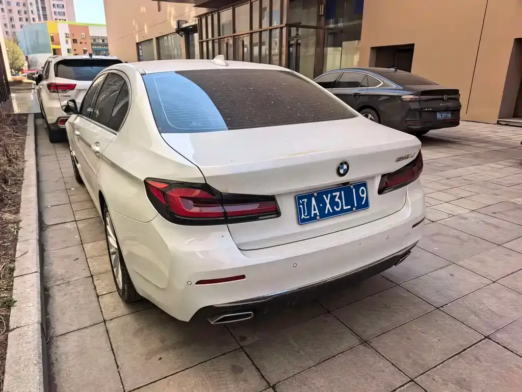 BMW 5 Series — фото 5
