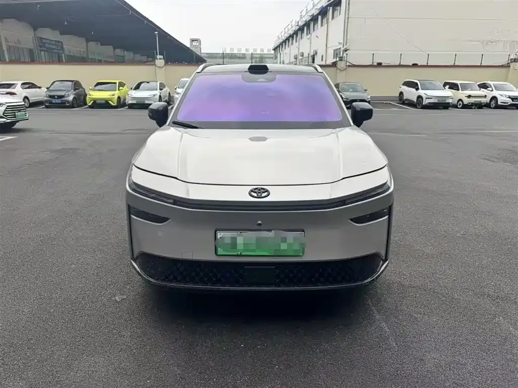 Toyota Platinum 3X 2025 из CN, фото 9
