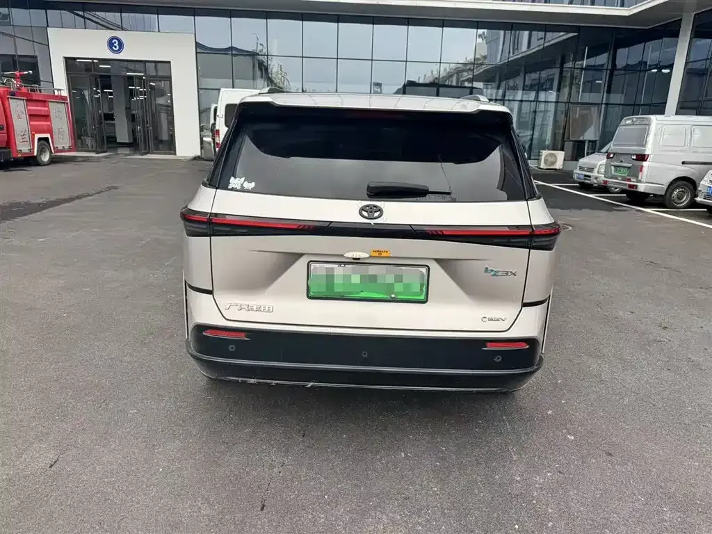 Toyota Platinum 3X 2025 из CN, фото 5