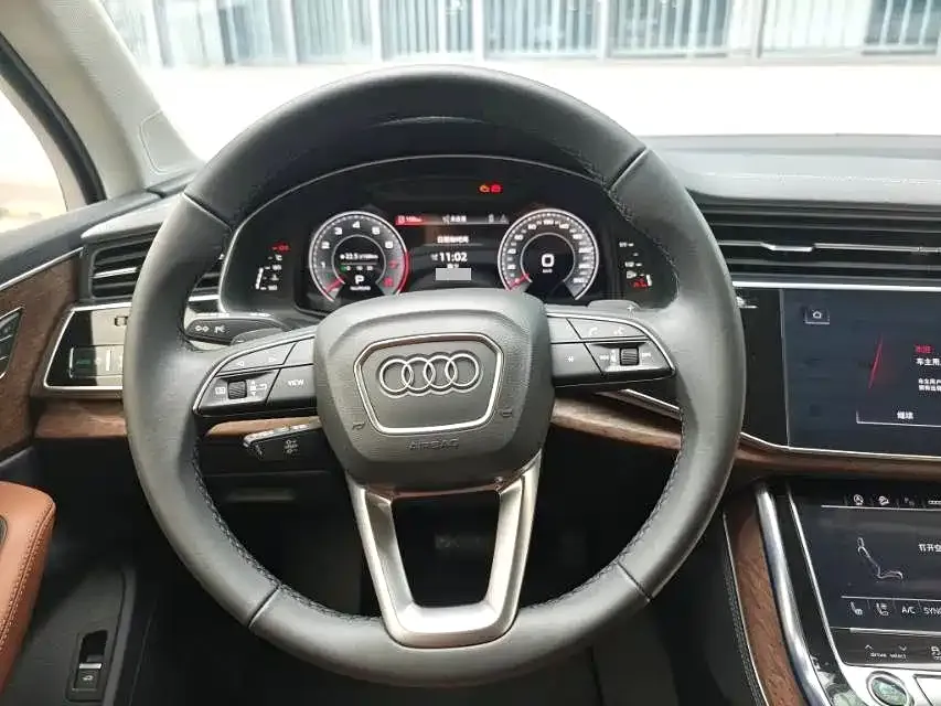 Audi Q7 — фото 5