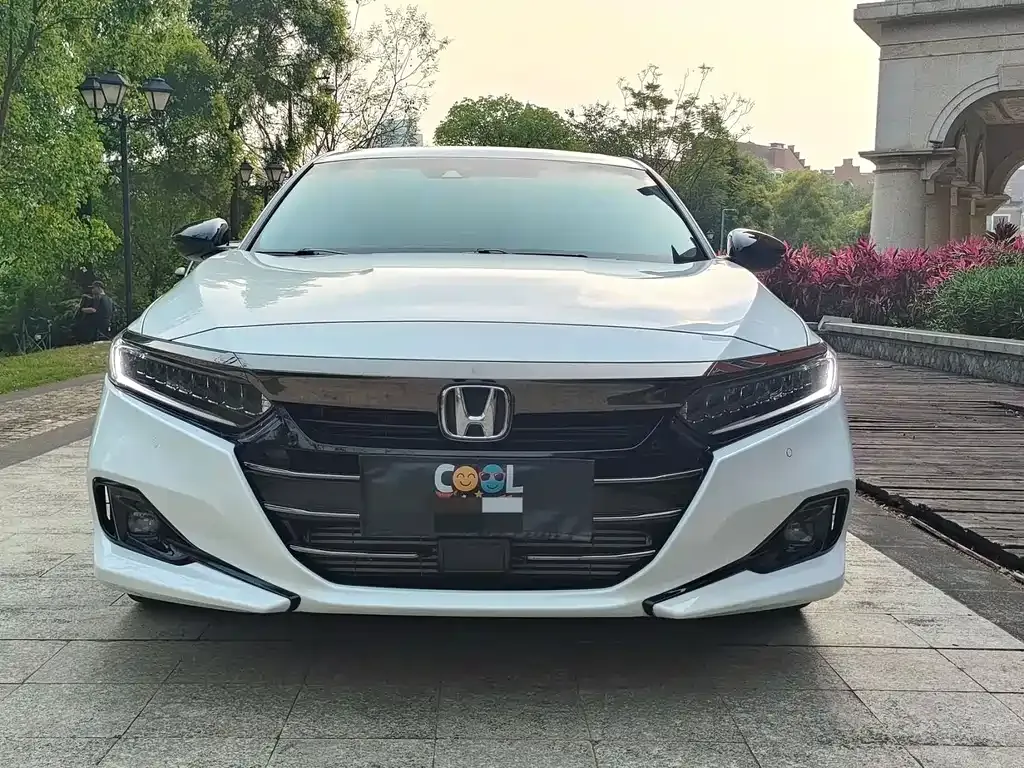 Honda Accord — фото 10