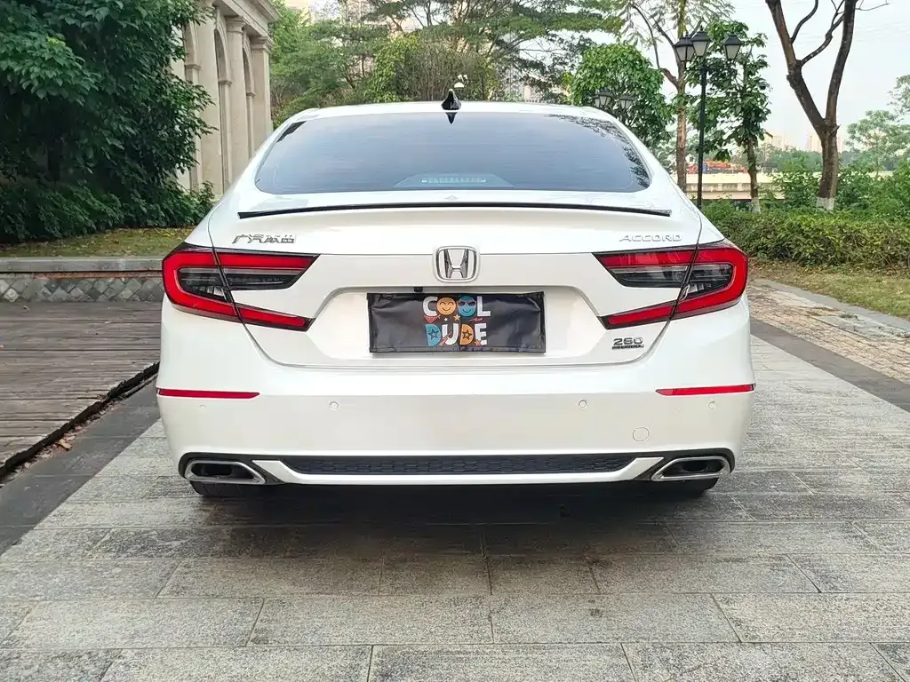 Honda Accord — фото 5