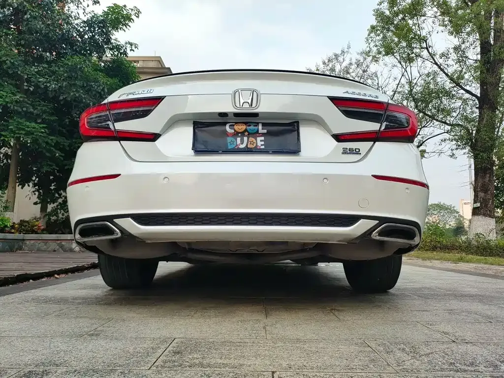 Honda Accord — фото 4