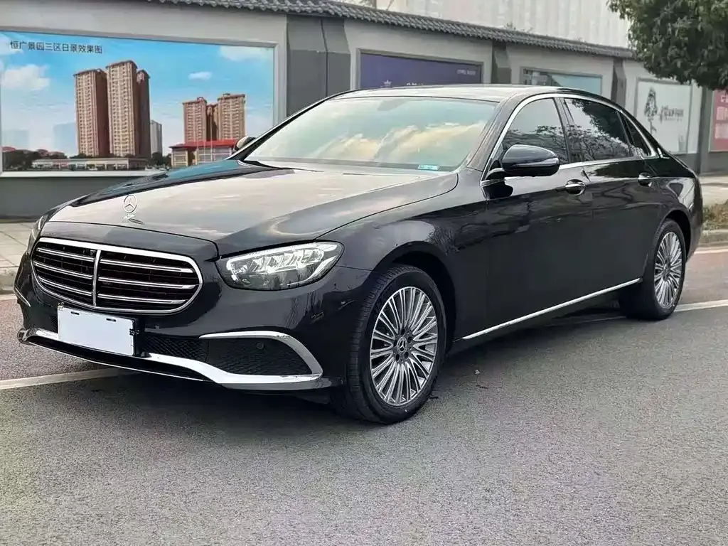 Mercedes-Benz E-Class — фото 4