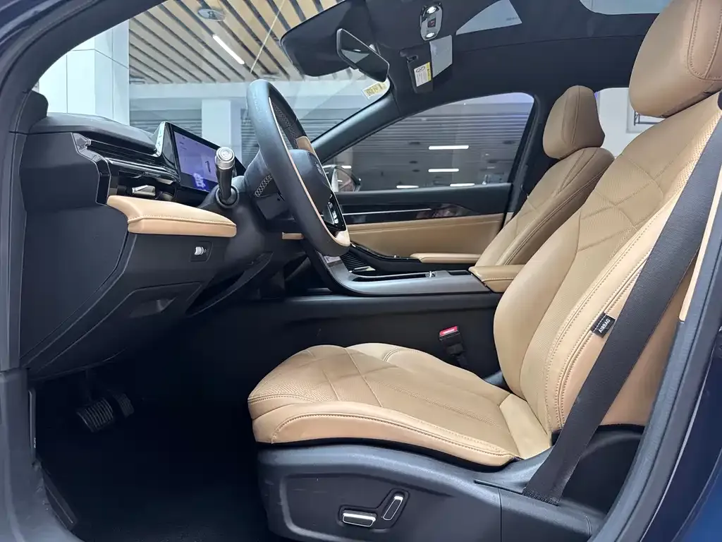 Geely Galaxy L6 — фото 6