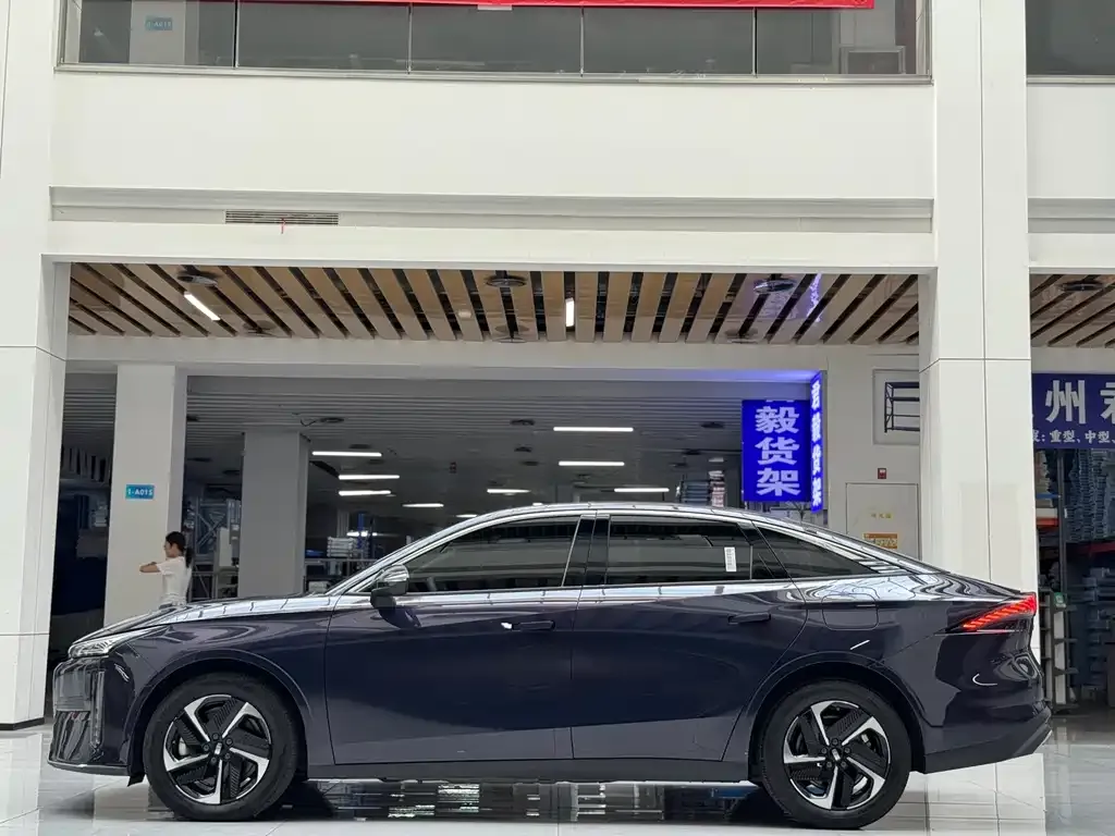 Geely Galaxy L6 — фото 5