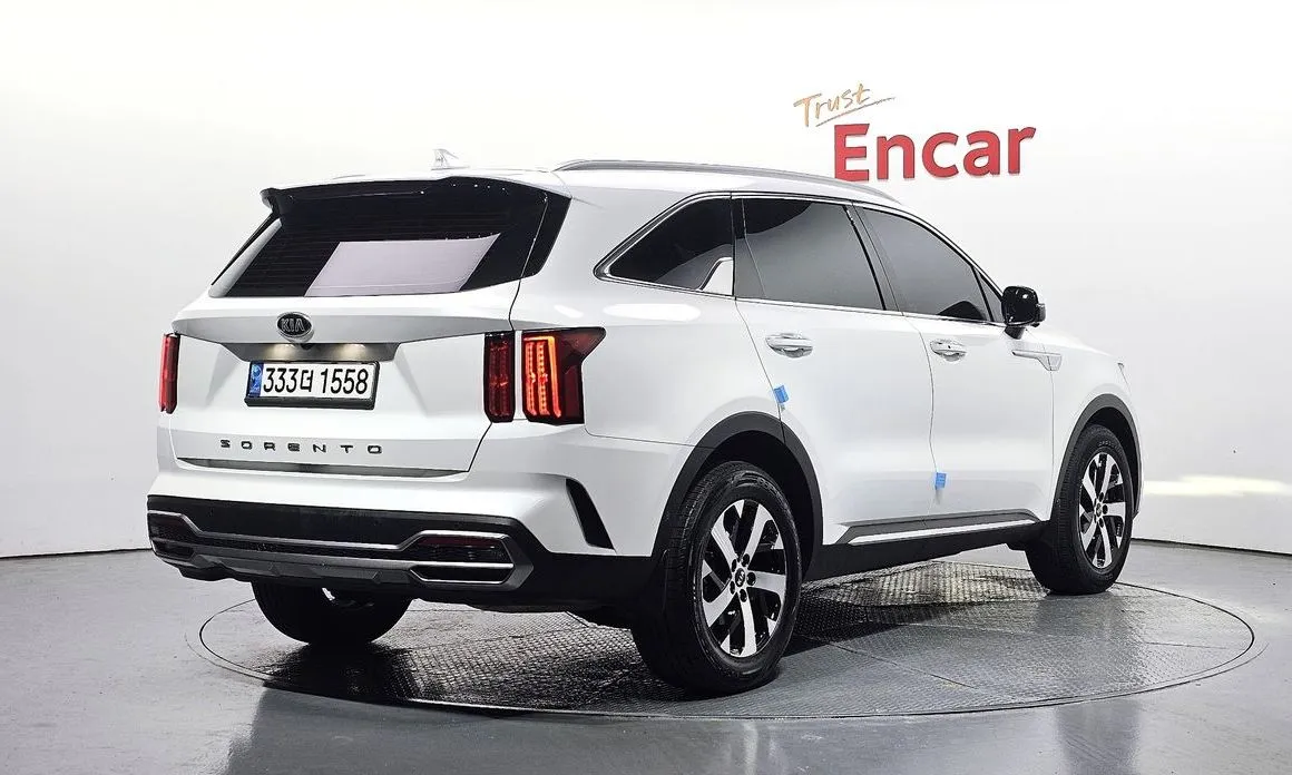 Kia Sorento — фото 9