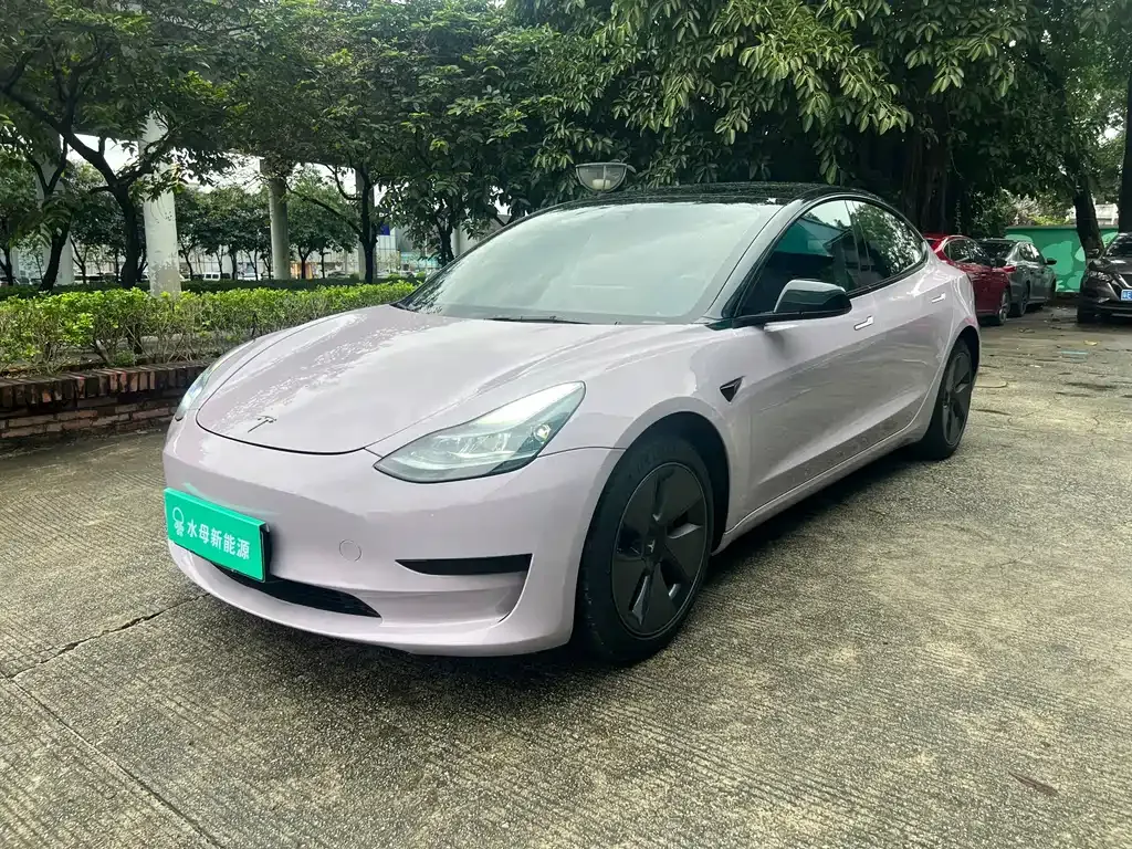 Tesla Model 3 — фото 1