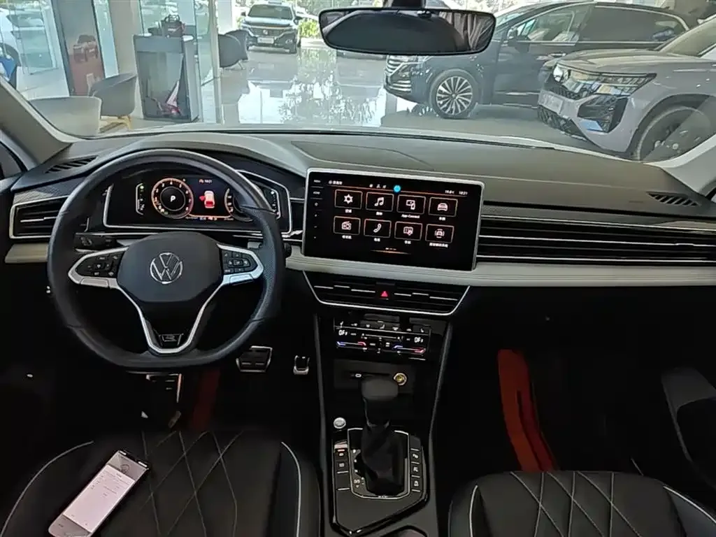 Volkswagen Tiguan L — фото 3
