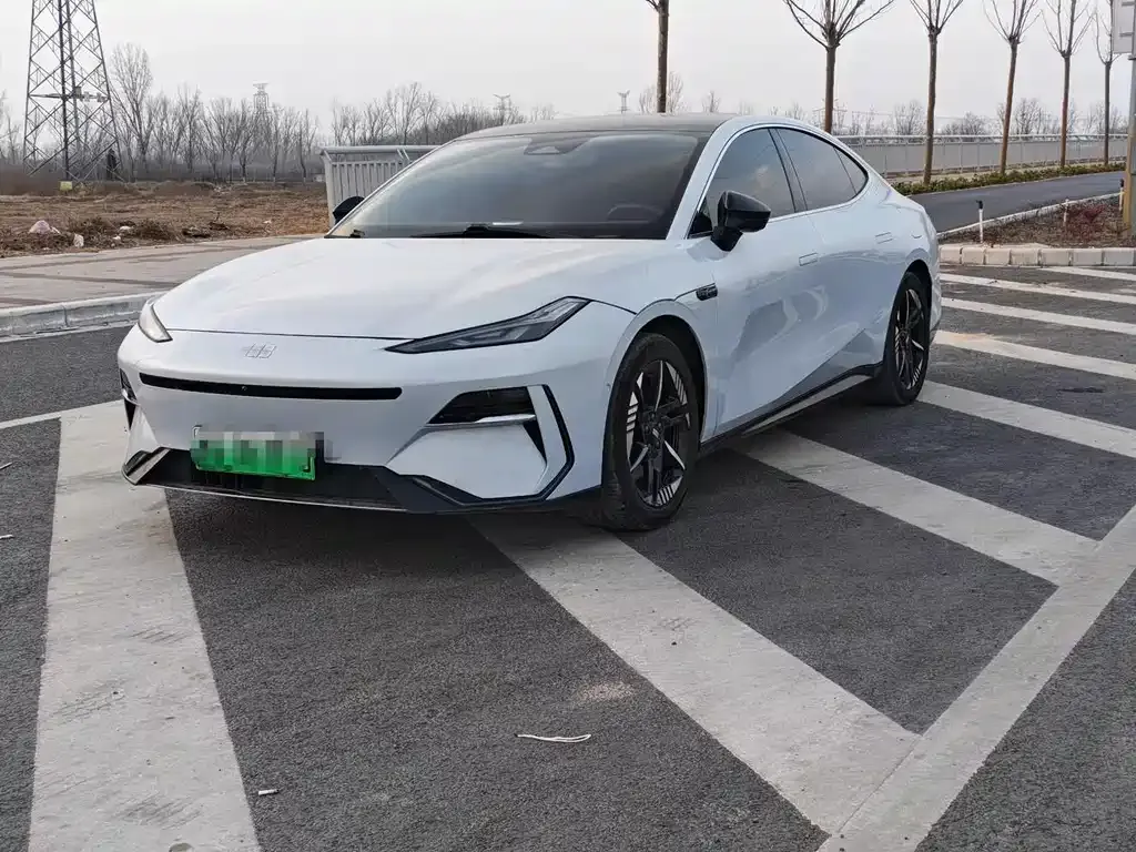 Geely Galaxy E8