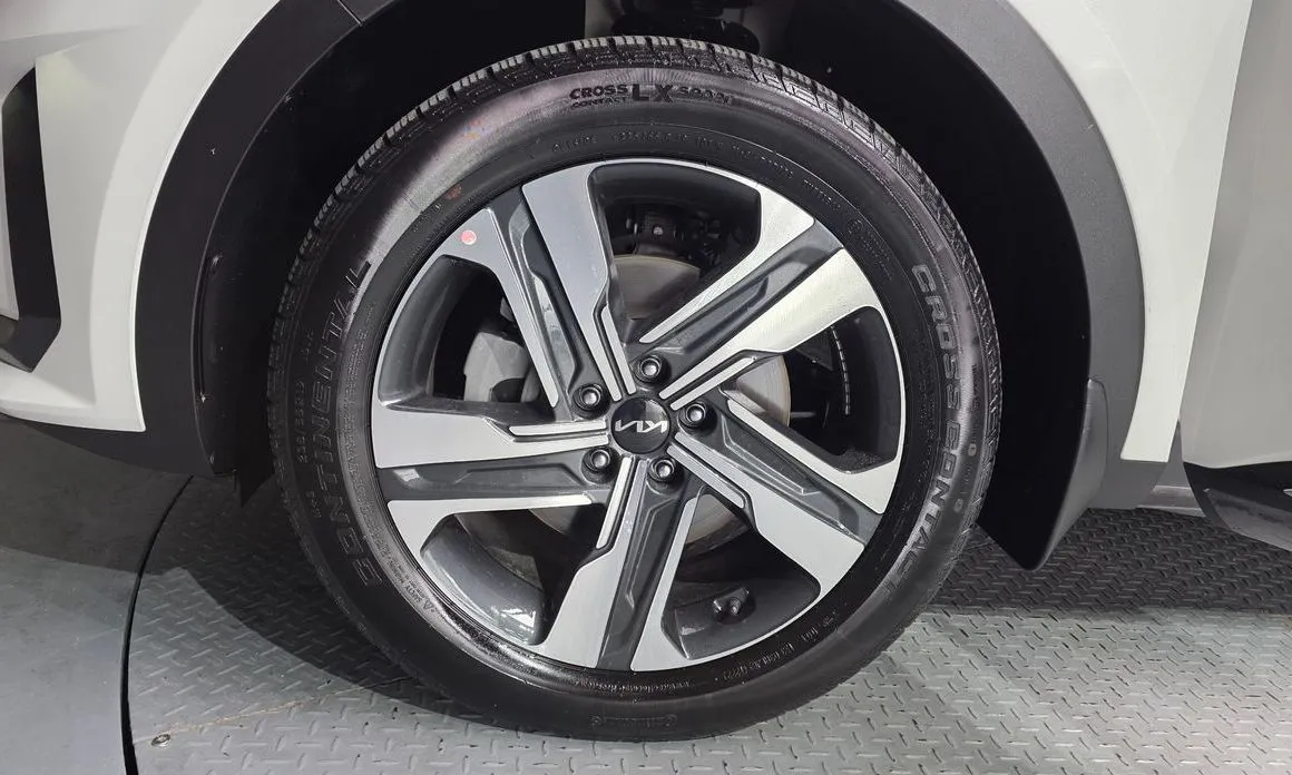 Kia Sorento — фото 8