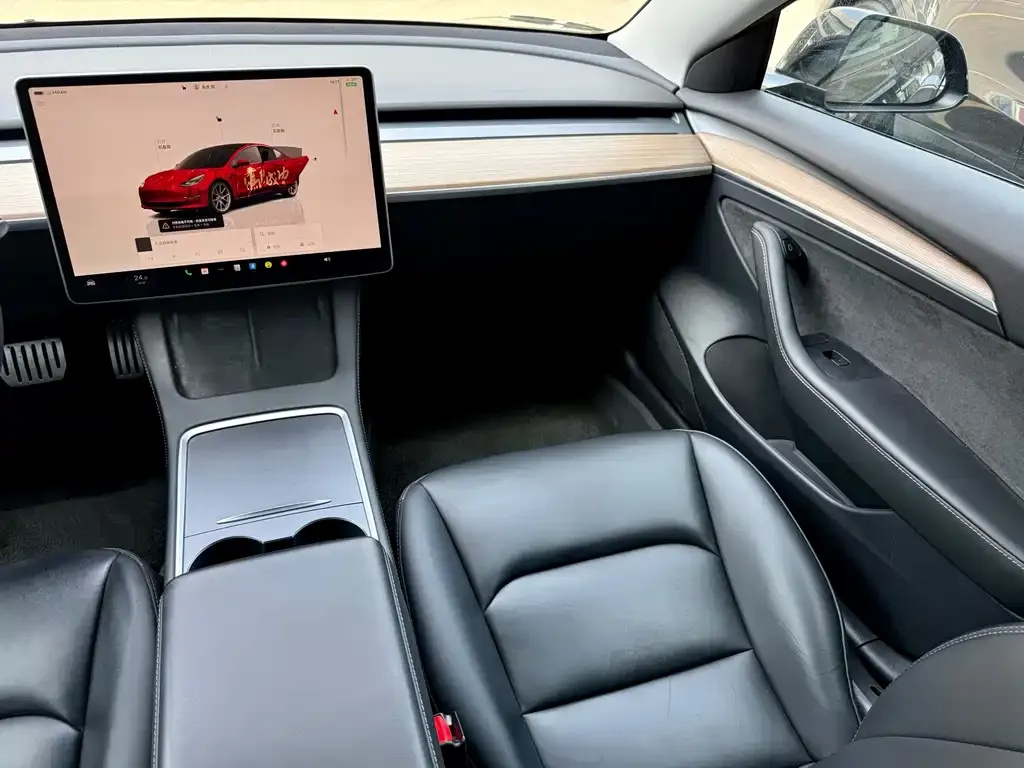 Tesla Model 3 — фото 10