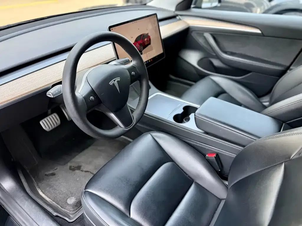 Tesla Model 3 — фото 7