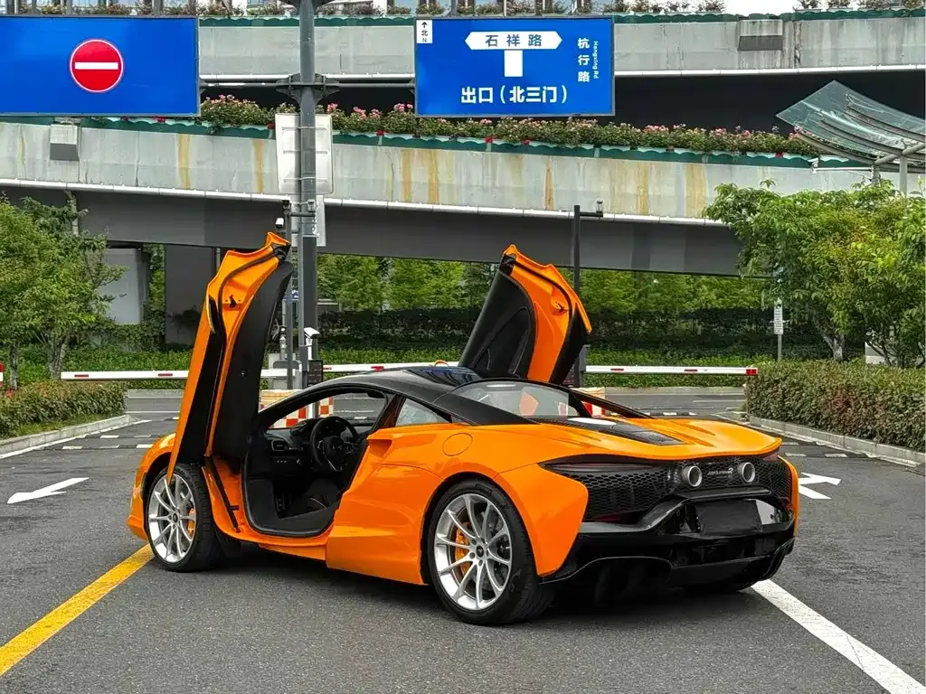 McLaren Artura 2024 из CN, фото 8