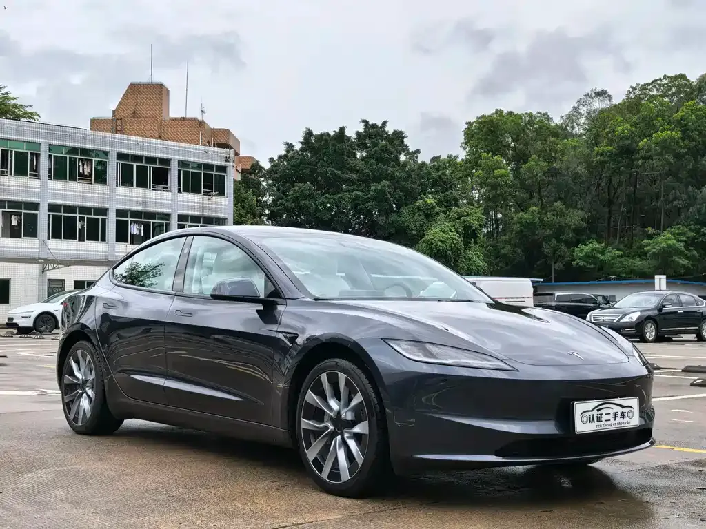 Tesla Model 3 — фото 2