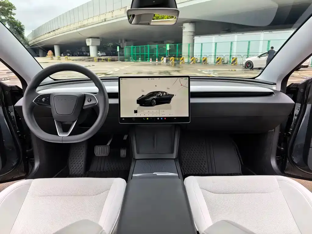Tesla Model 3 — фото 5