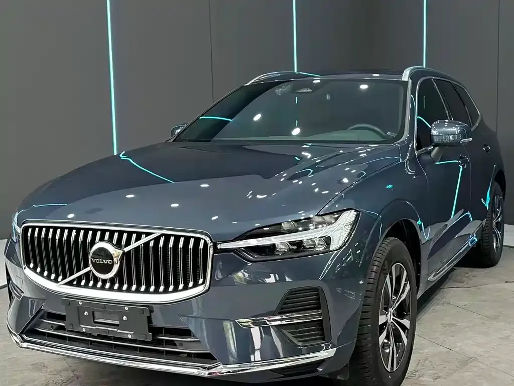 Volvo XC60 — фото 1
