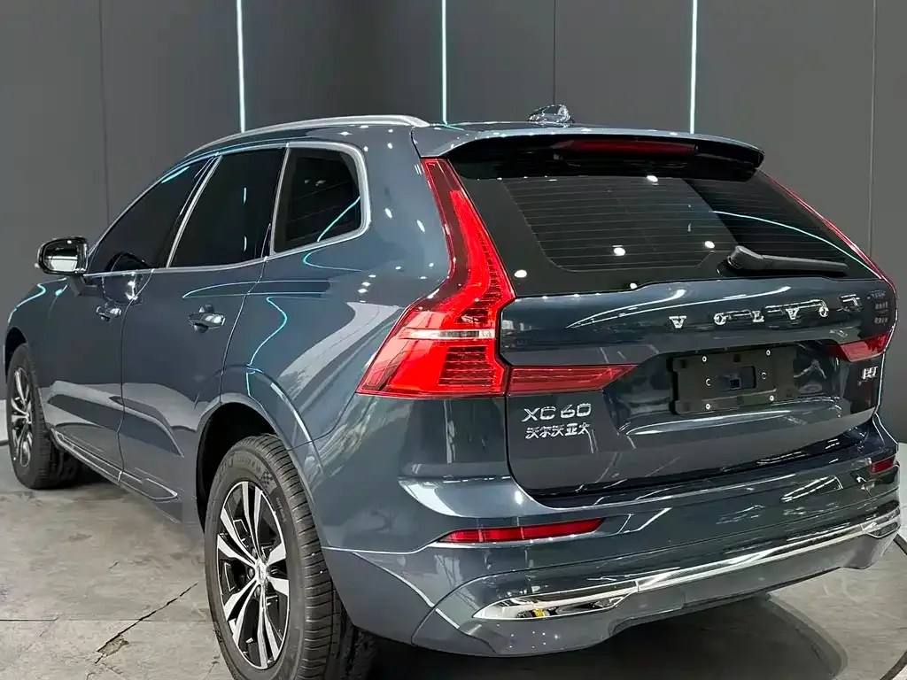 Volvo XC60 — фото 3