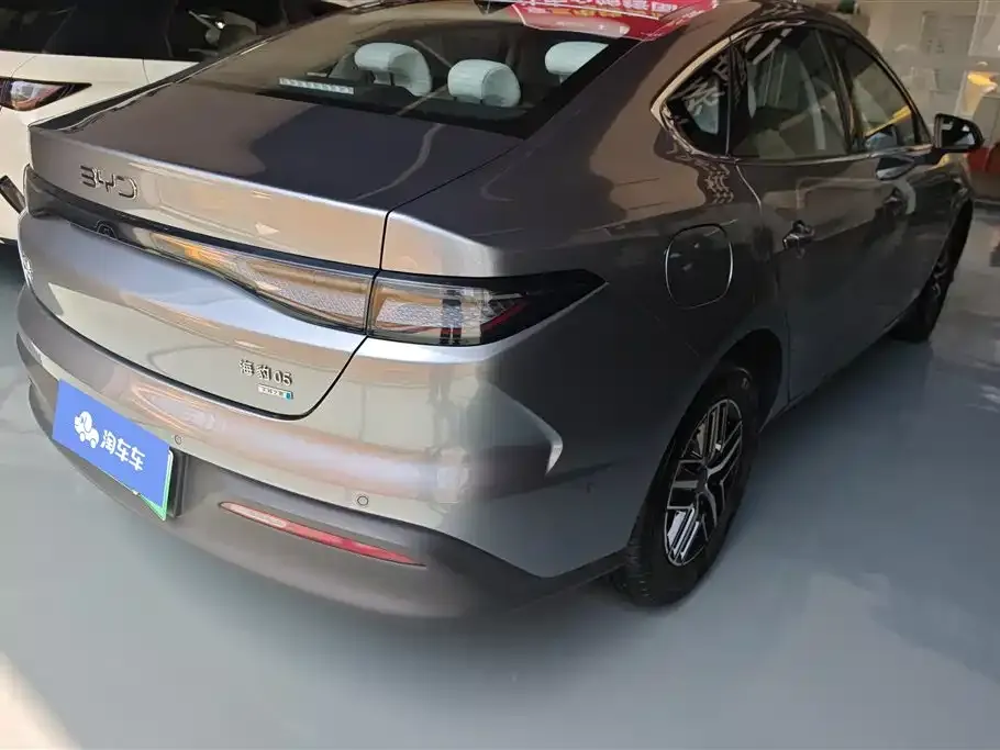BYD Seal 05 DM-i — фото 8